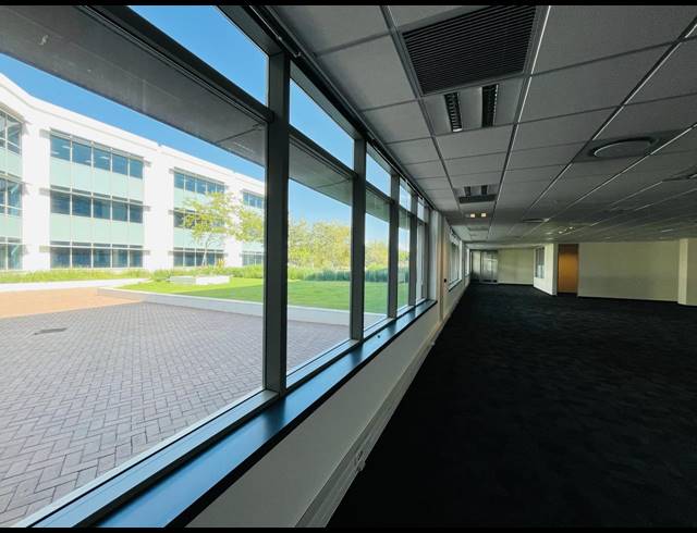 1,700M² OFFICE TO LET IN WATERFALL